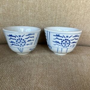 VINTAGE Chinese Hand Painted Min Yao Provincial Porcelain Tea Cups Set of 2
